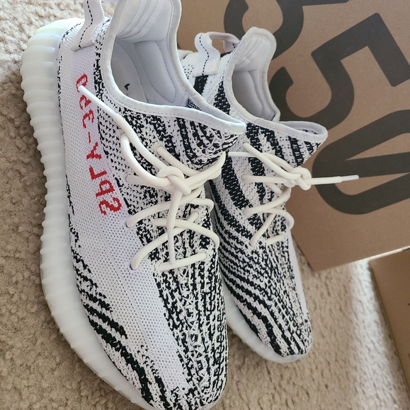 Yezzys 350 - Picture 2 of 7